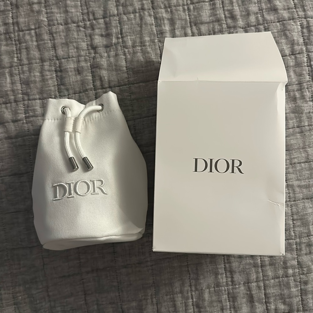 Nib! DIOR White Drawstring Pouch
#Travel #Storage #Cosmetic Bag